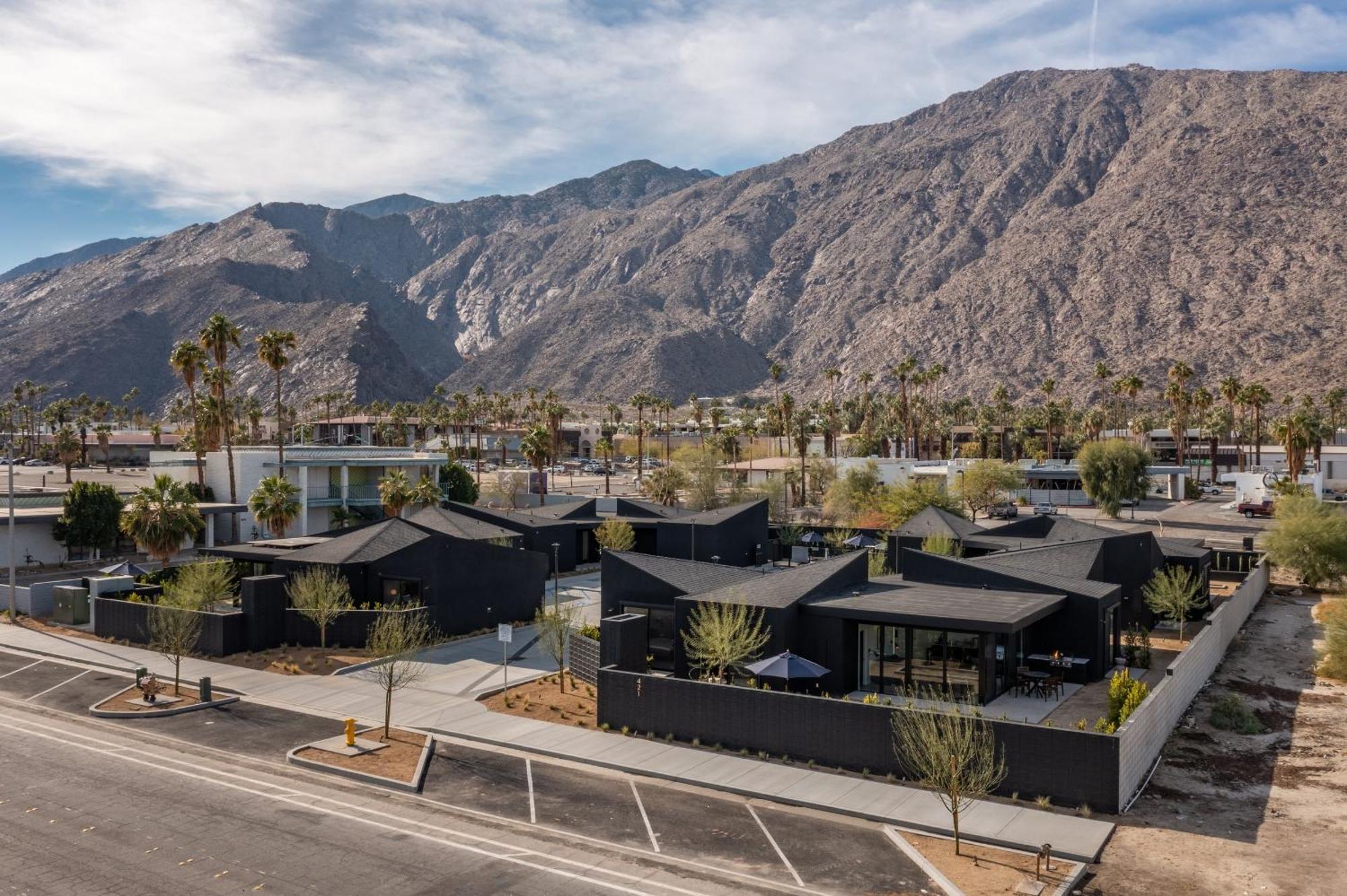Blackhaus By Avantstay Ada Modern Rooms, Pool & Bbq بالم سبرينغس المظهر الخارجي الصورة
