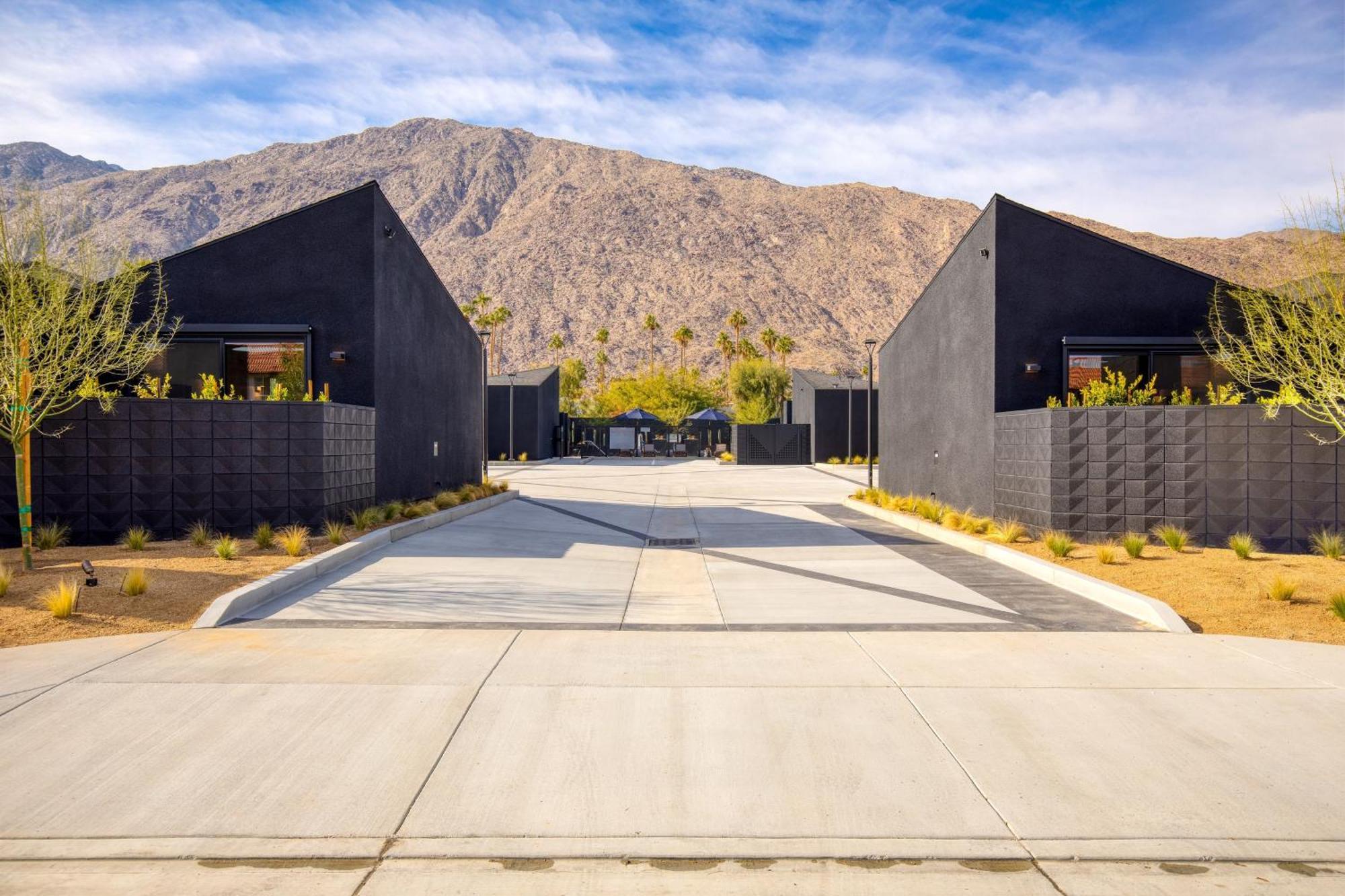 Blackhaus By Avantstay Ada Modern Rooms, Pool & Bbq بالم سبرينغس المظهر الخارجي الصورة