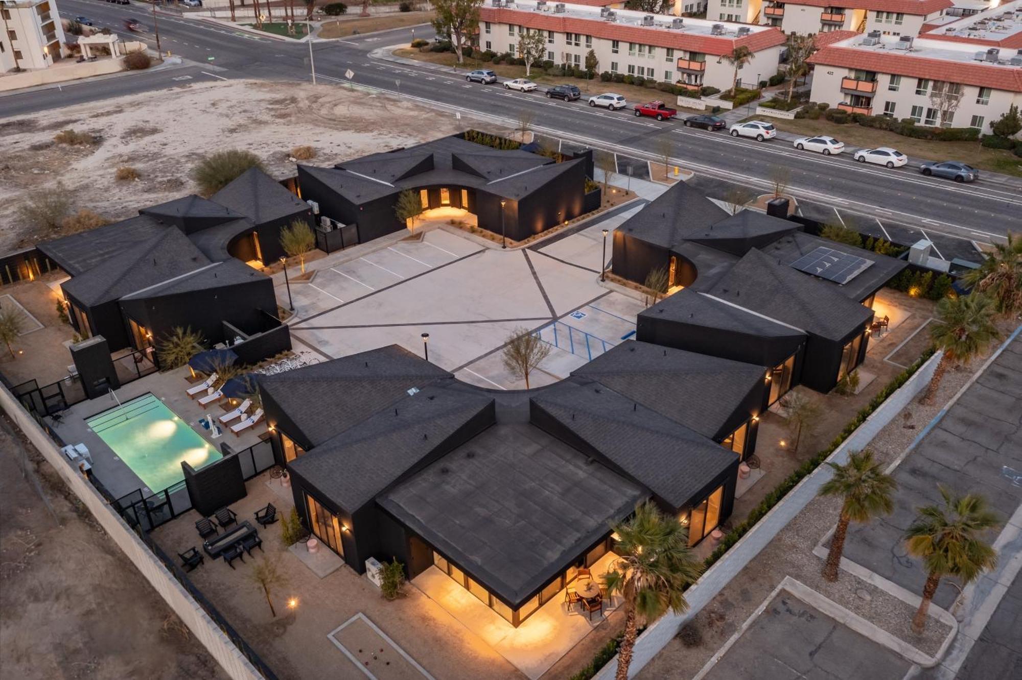 Blackhaus By Avantstay Ada Modern Rooms, Pool & Bbq بالم سبرينغس المظهر الخارجي الصورة