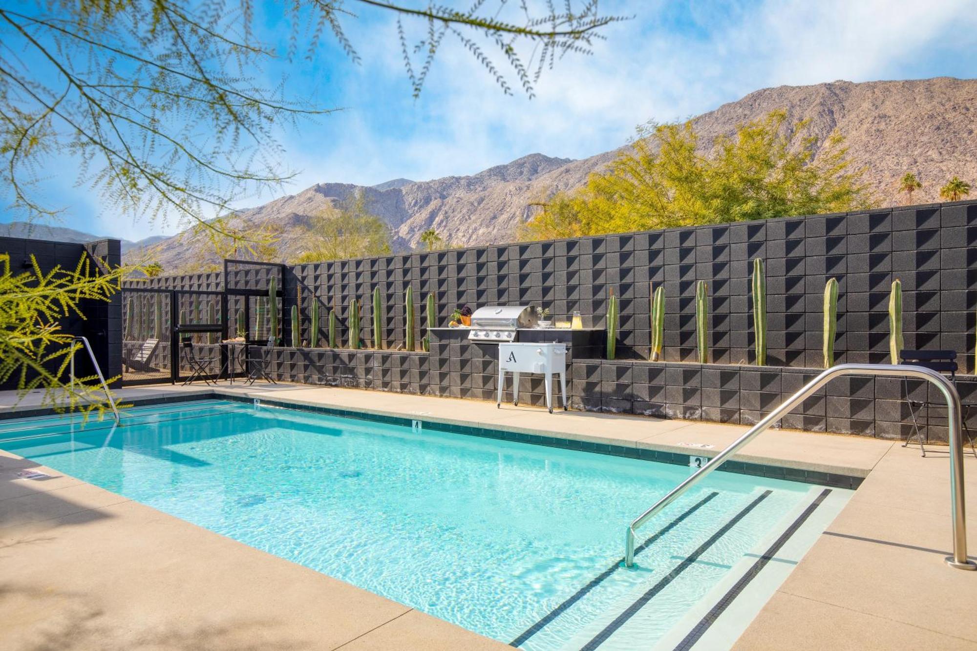 Blackhaus By Avantstay Ada Modern Rooms, Pool & Bbq بالم سبرينغس المظهر الخارجي الصورة