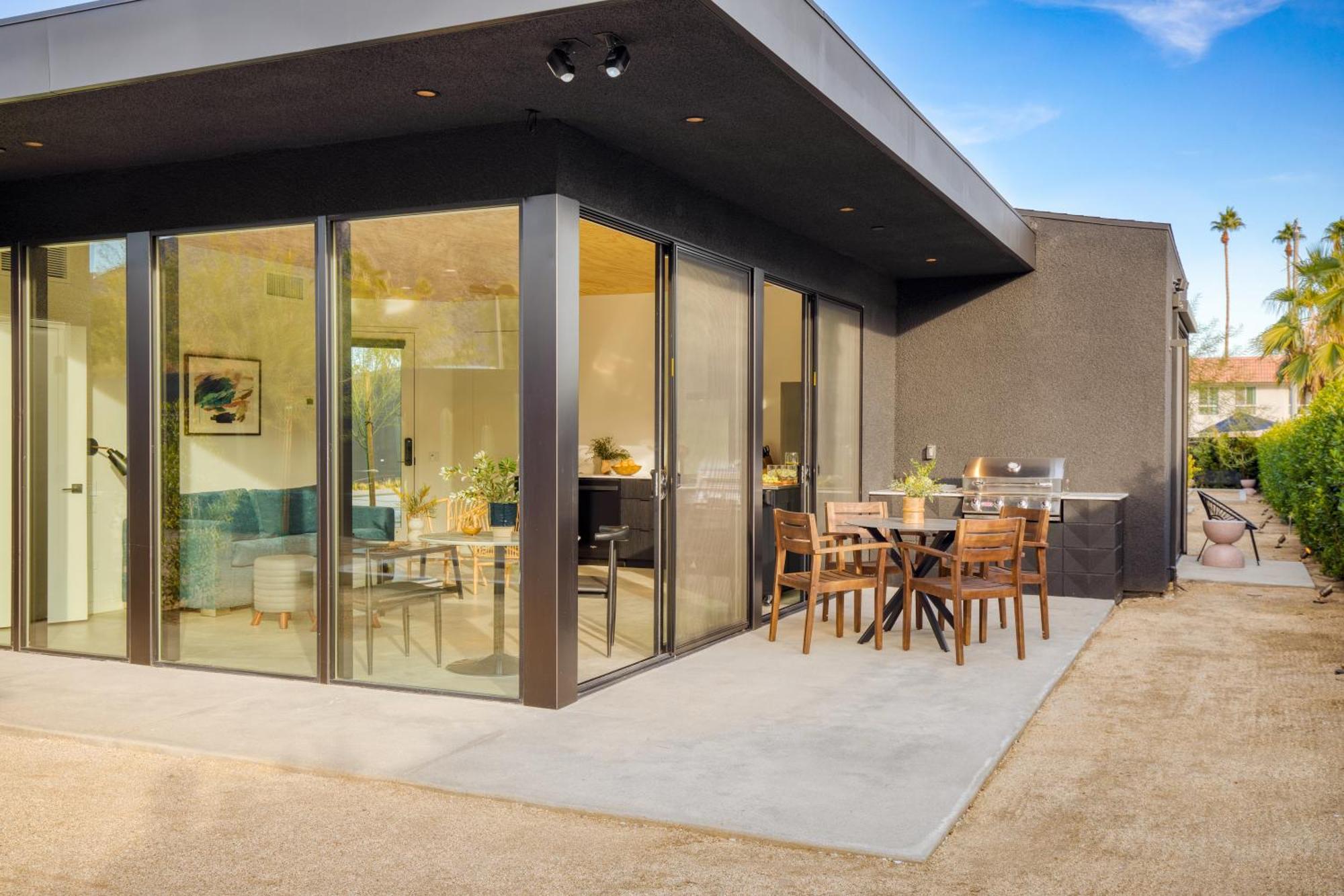 Blackhaus By Avantstay Ada Modern Rooms, Pool & Bbq بالم سبرينغس المظهر الخارجي الصورة