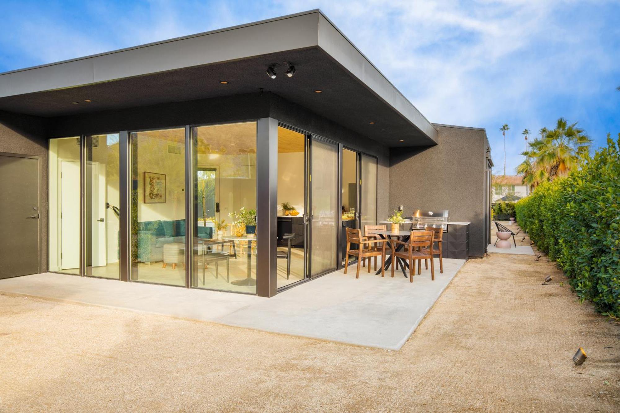 Blackhaus By Avantstay Ada Modern Rooms, Pool & Bbq بالم سبرينغس المظهر الخارجي الصورة