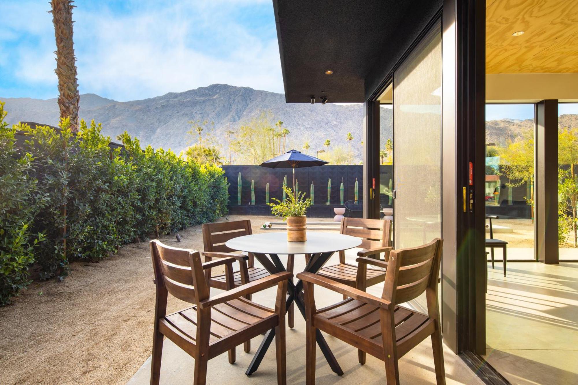 Blackhaus By Avantstay Ada Modern Rooms, Pool & Bbq بالم سبرينغس المظهر الخارجي الصورة