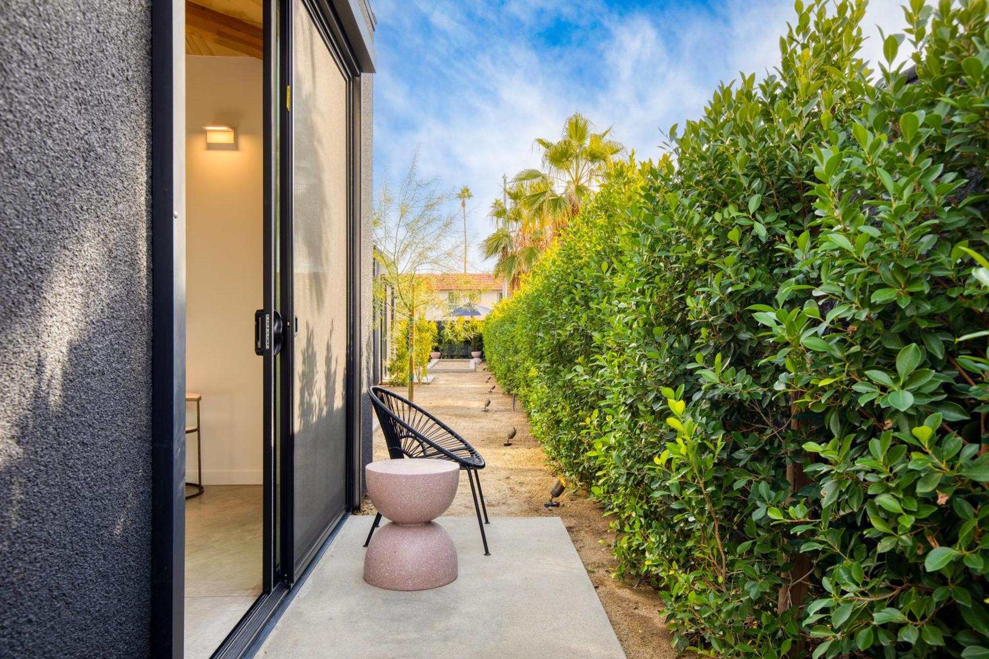 Blackhaus By Avantstay Ada Modern Rooms, Pool & Bbq بالم سبرينغس المظهر الخارجي الصورة