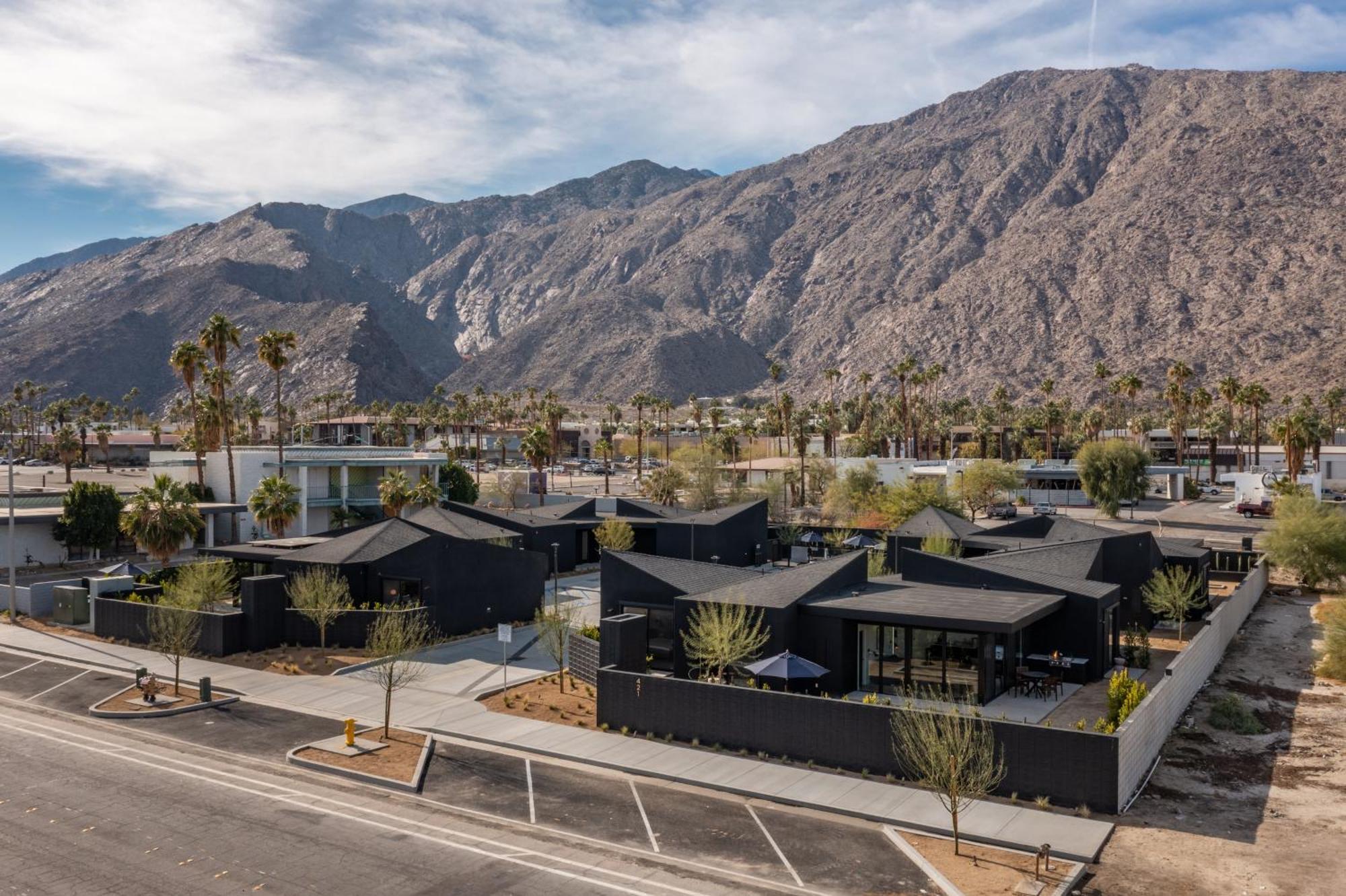 Blackhaus By Avantstay Ada Modern Rooms, Pool & Bbq بالم سبرينغس المظهر الخارجي الصورة