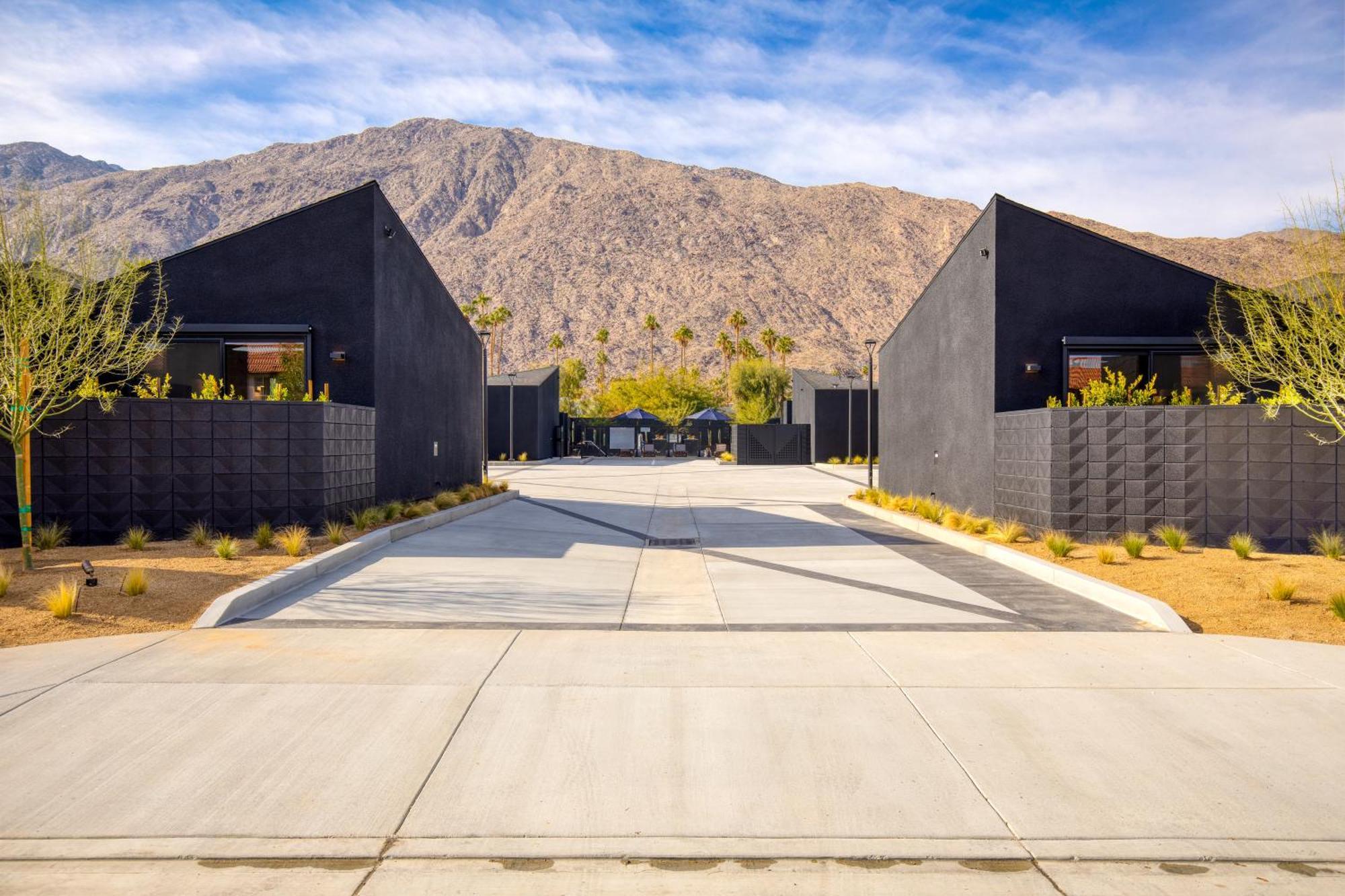 Blackhaus By Avantstay Ada Modern Rooms, Pool & Bbq بالم سبرينغس المظهر الخارجي الصورة