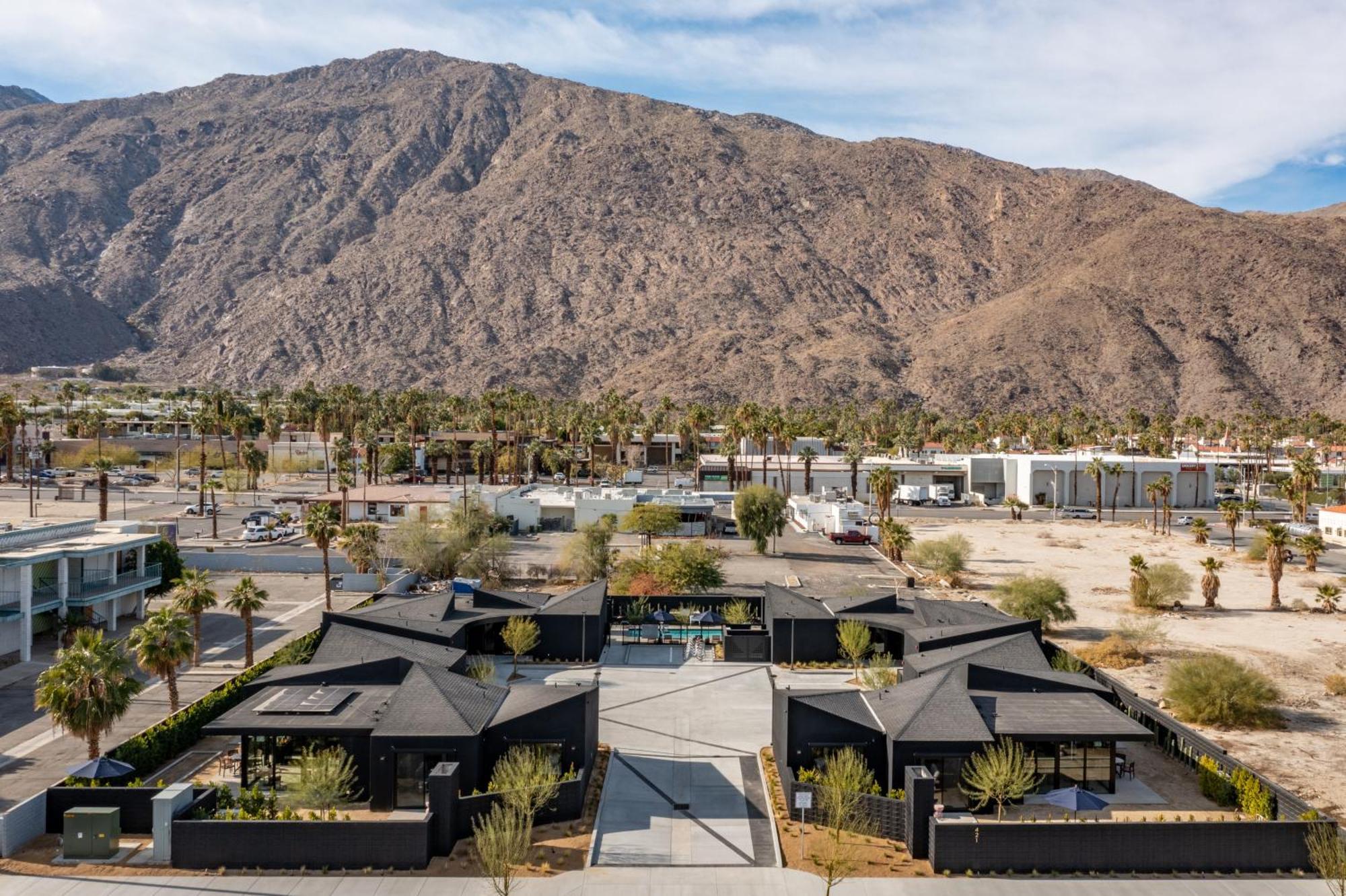 Blackhaus By Avantstay Ada Modern Rooms, Pool & Bbq بالم سبرينغس المظهر الخارجي الصورة
