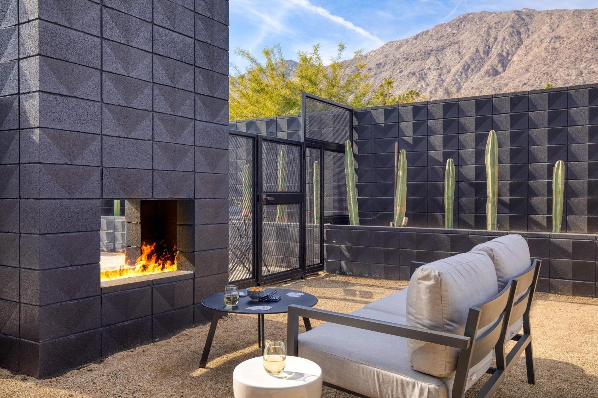 Blackhaus By Avantstay Ada Modern Rooms, Pool & Bbq بالم سبرينغس المظهر الخارجي الصورة